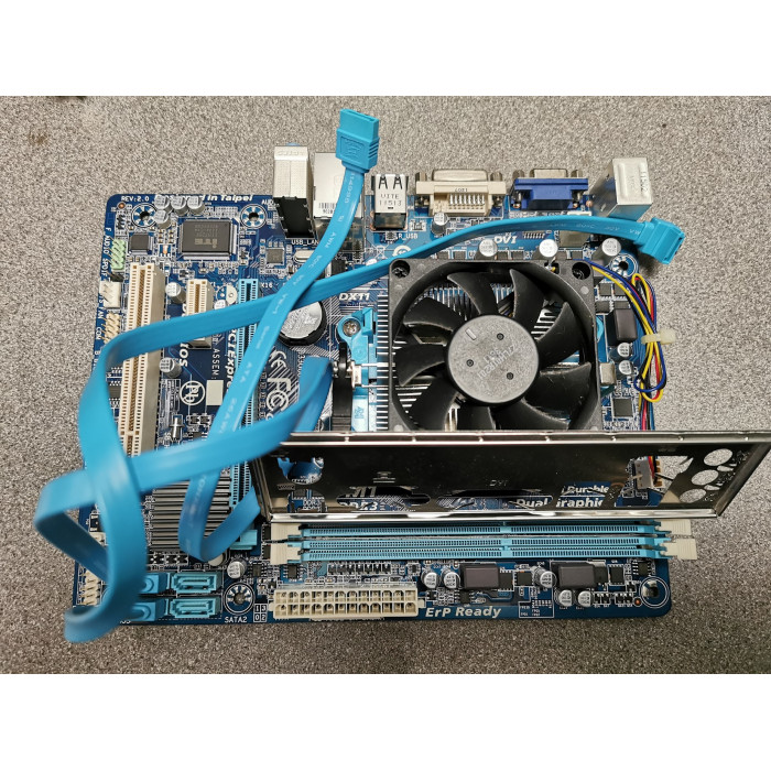 Gigabyte GA-A55M-DS2 Motherboard, IO Shield and AMD A4-3300 CPU @ 2.5gHz Gigabyte GA-A55M-DS2 Motherboard, IO Shield and AMD A4-3300 CPU @ 2.5gHz